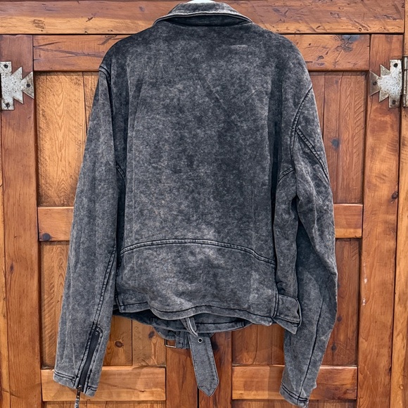 Oli & Hali Push Through Moto Jacket - Picture 3 of 6